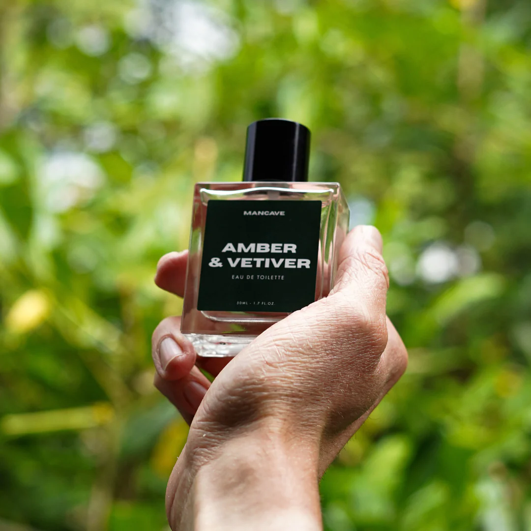 Amber & Vetiver Eau de Toilette Spray 50ml - Image 3